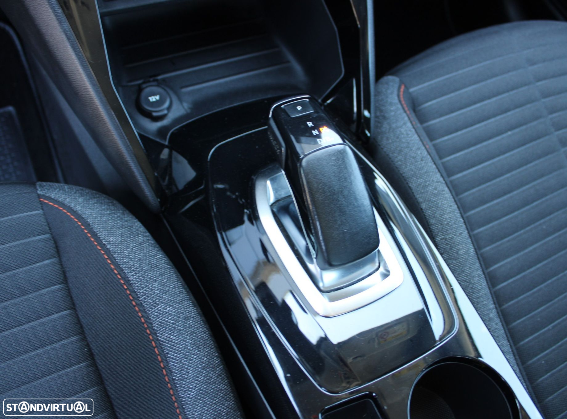 Peugeot e-208 50 kWh Active Pack - 37