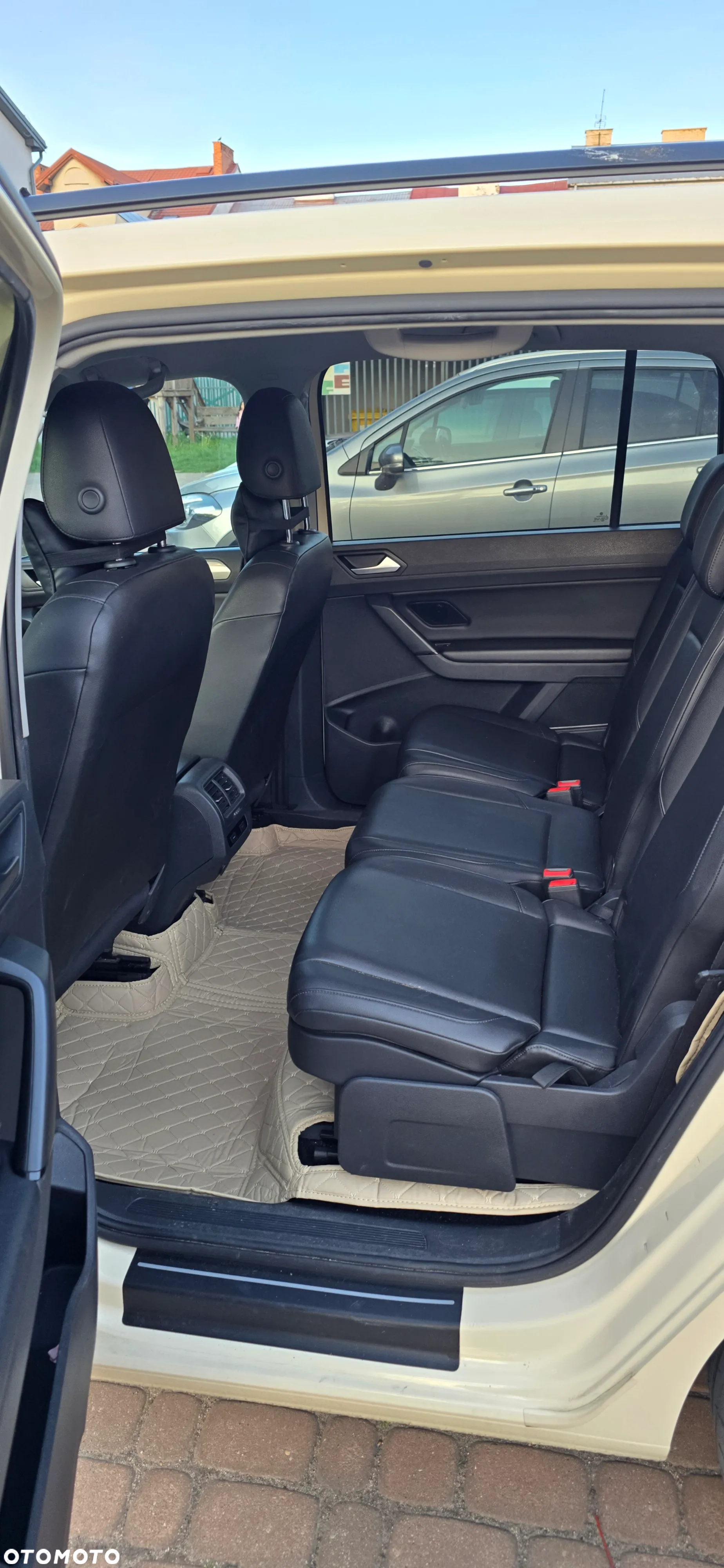 Volkswagen Touran - 15
