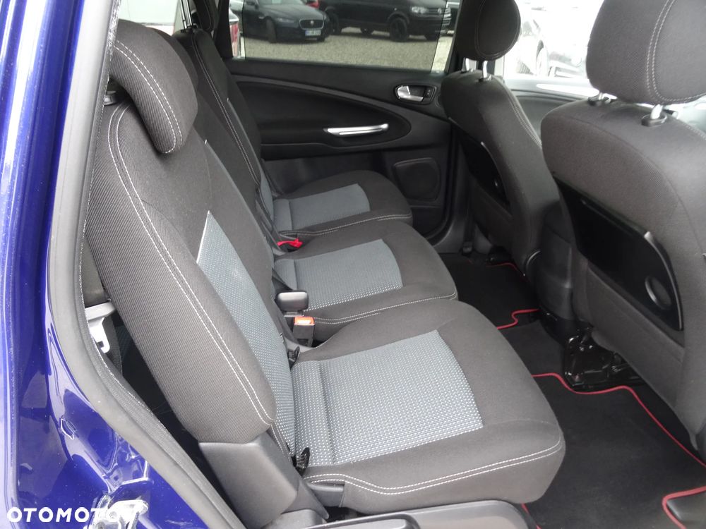 Ford S-Max - 14