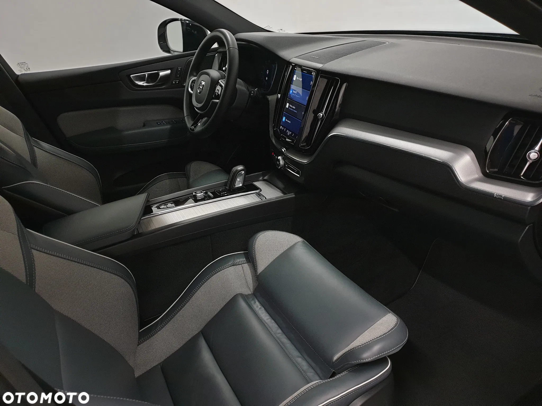 Volvo XC 60 B4 D AWD Geartronic RDesign - 27