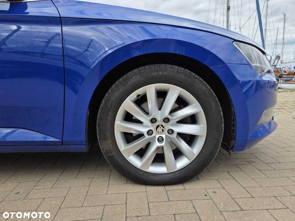 Skoda Superb 2018 photo 4