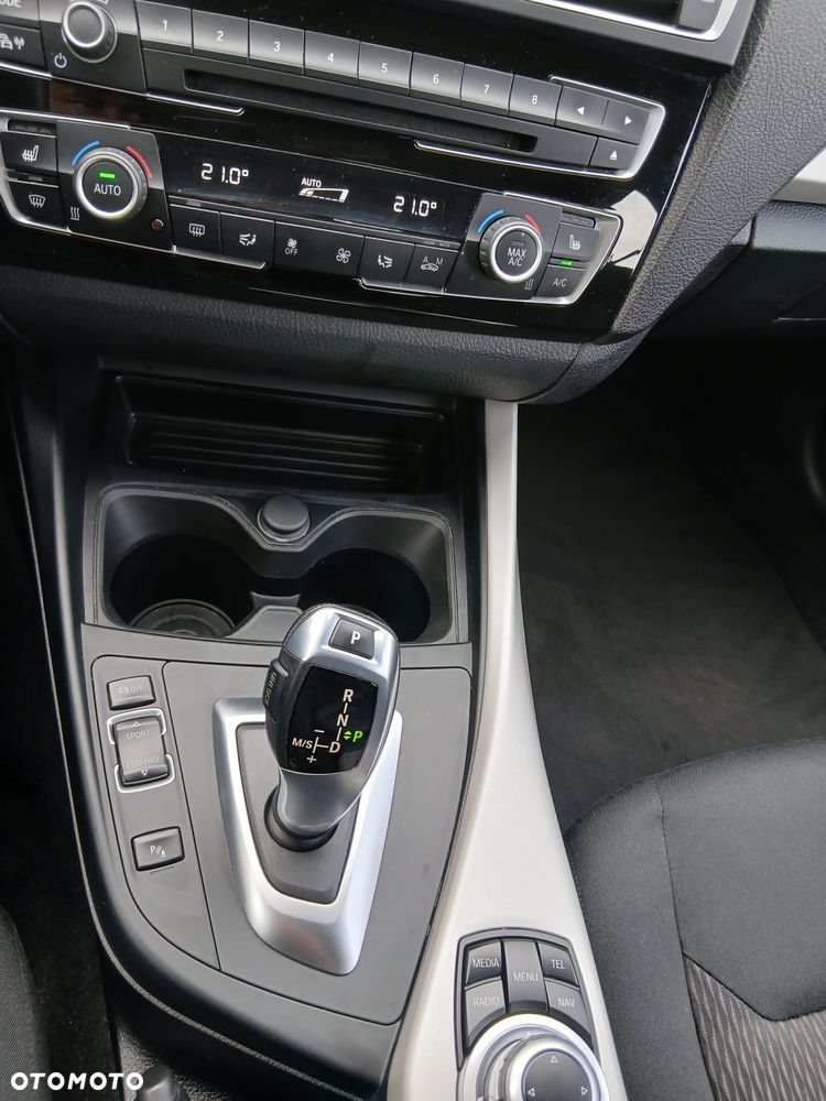 BMW Seria 1 120d xDrive Sport-Aut Advantage - 24