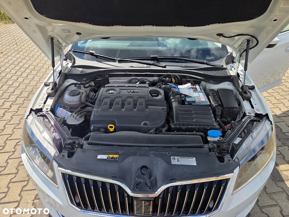 Skoda Superb 2.0 TDI Ambition DSG - 38