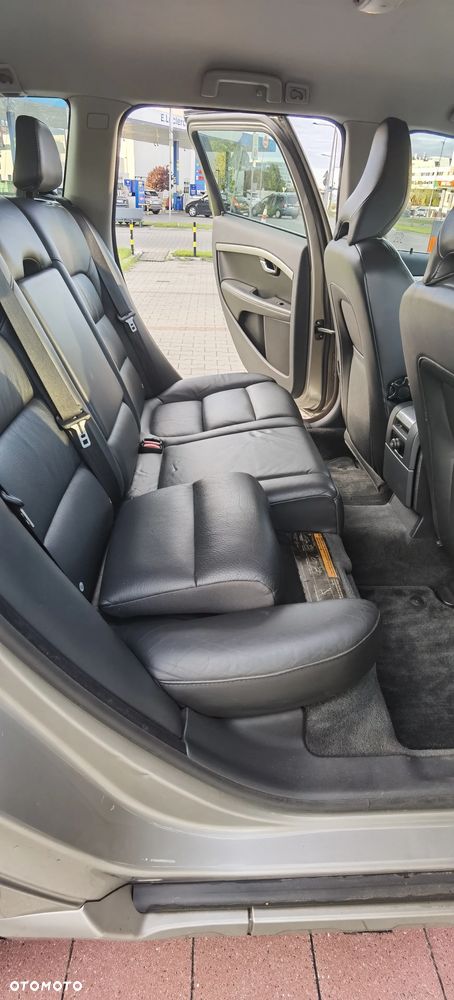Volvo V70 1.6D DRIVe Momentum - 24