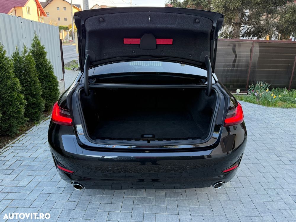 BMW Seria 3 330e xDrive Aut. Advantage - 27