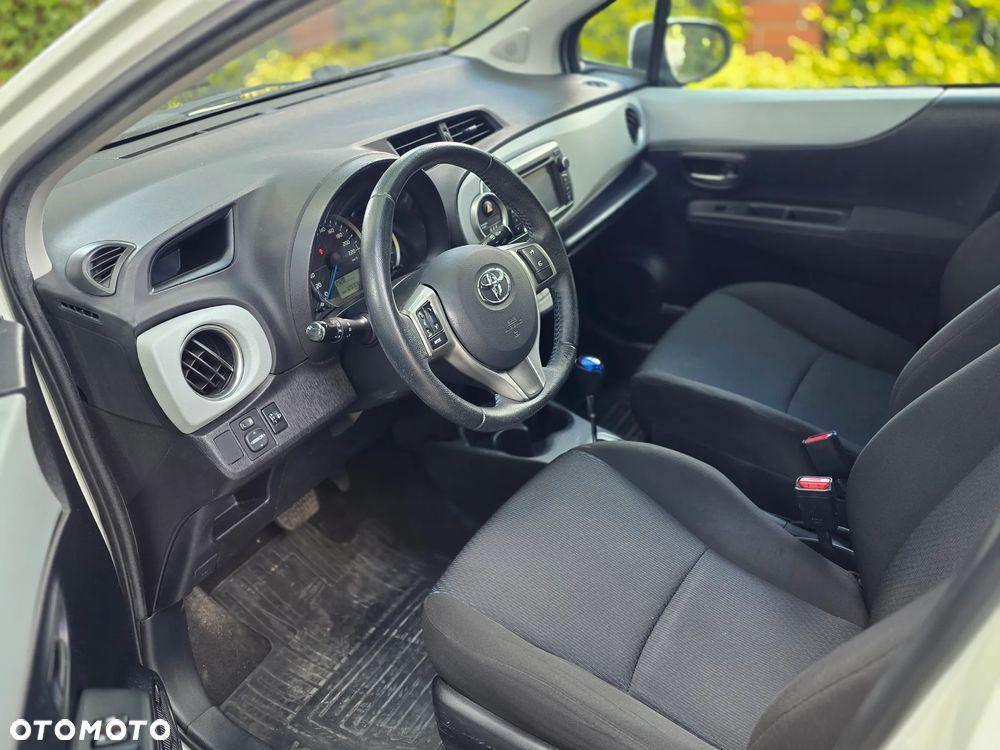 Toyota Yaris Hybrid 100 Premium EU6 - 7
