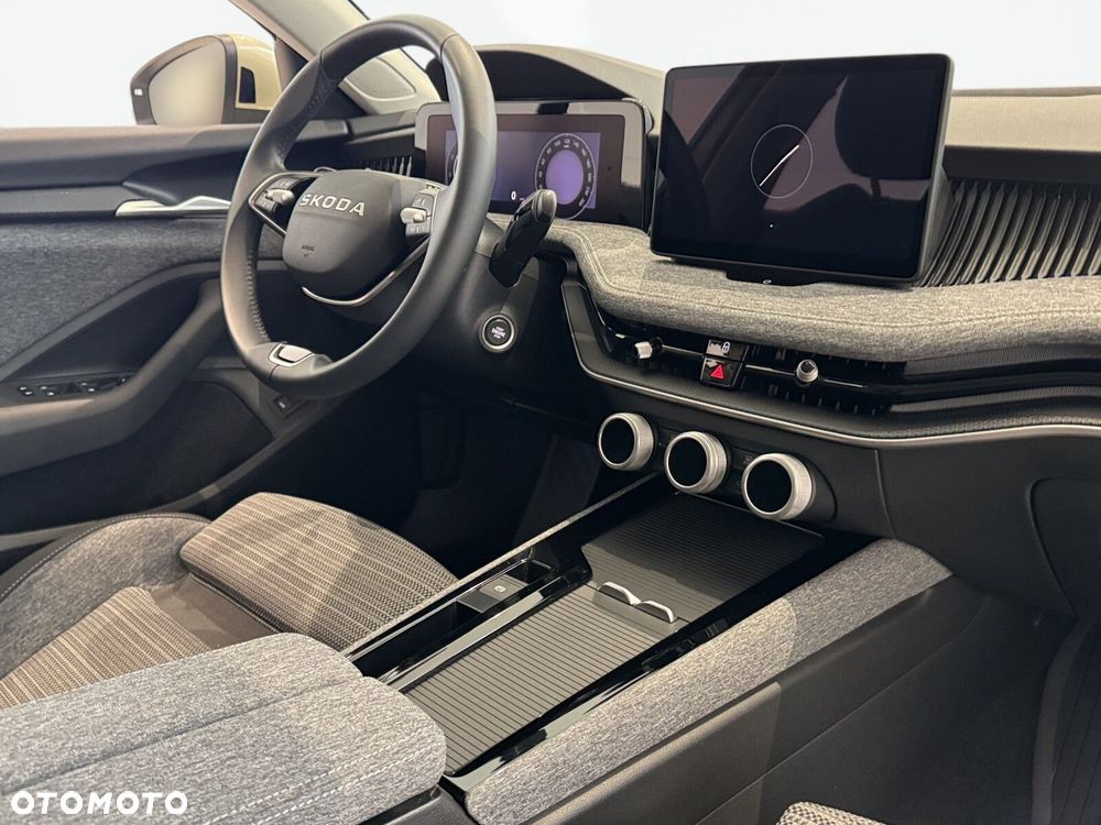 Skoda Superb 1.5 TSI mHEV Selection DSG - 18