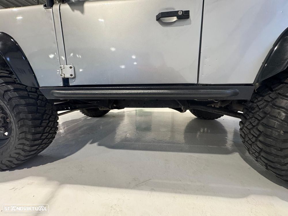 Land Rover Defender 90 2.5 TD5 Metal Top - 26