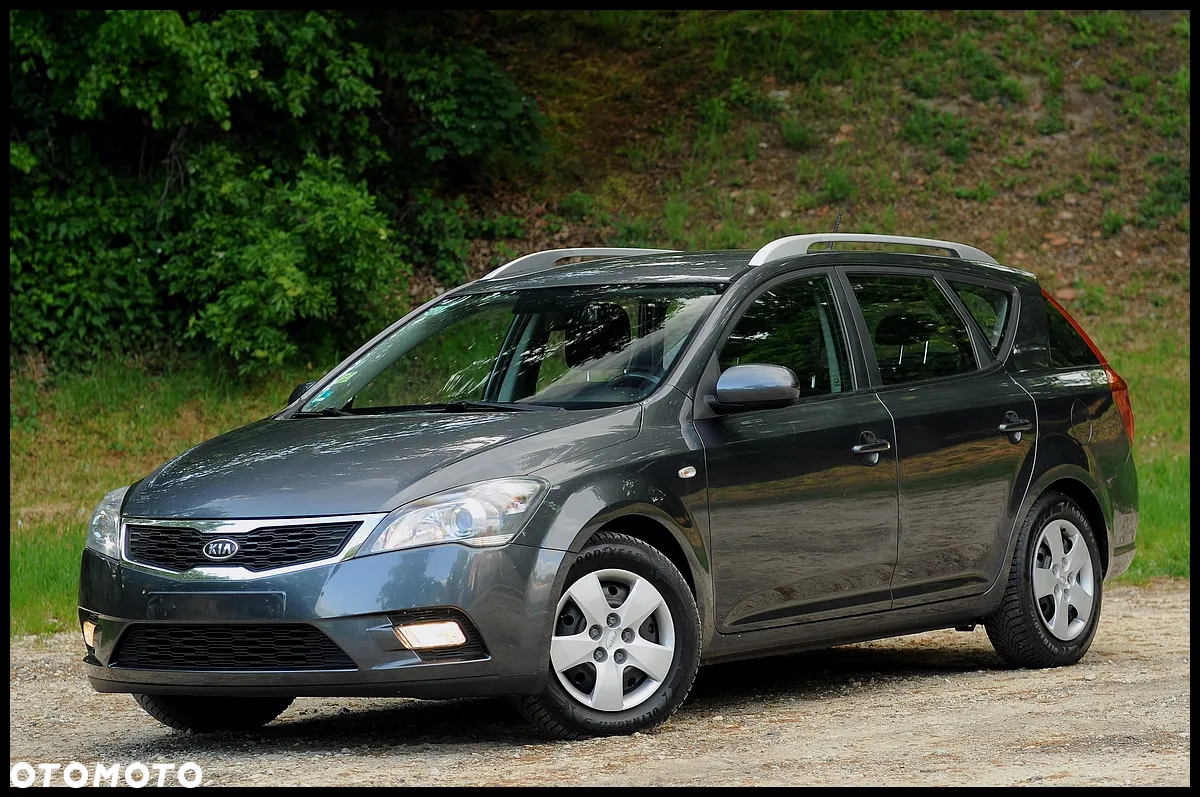 Kia Ceed - 10