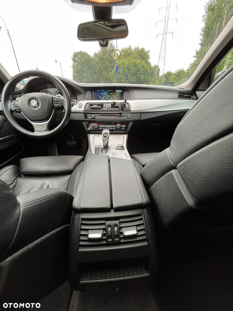 BMW Seria 5 535i xDrive - 28