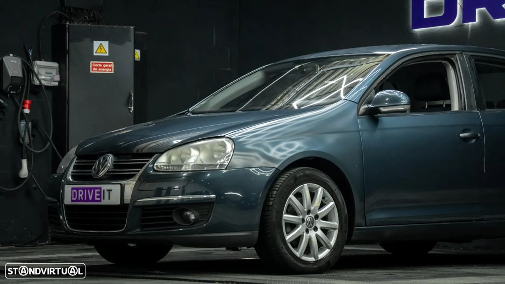 VW Jetta - 4
