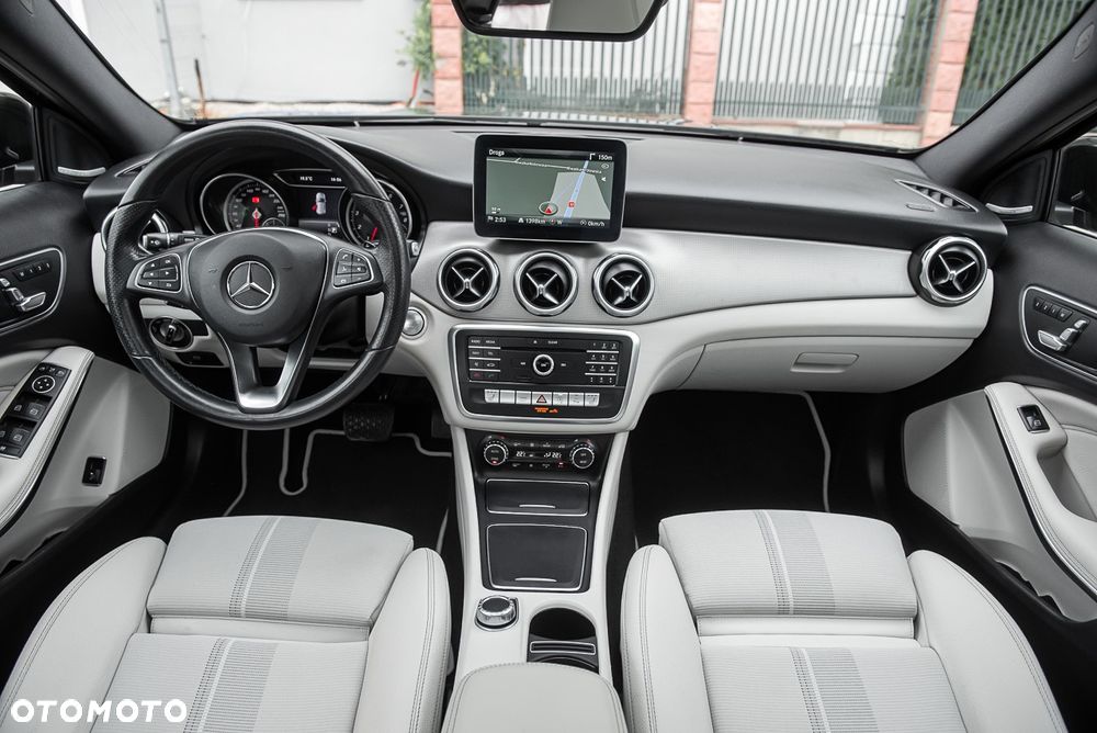 Mercedes-Benz GLA 200 7G-DCT Edition 1 - 27