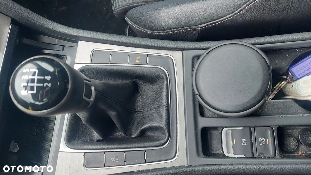 Volkswagen Golf 1.6 TDI BlueMotion Technology Allstar - 16