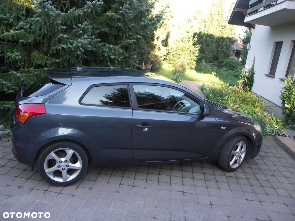Kia ProCeed - 4