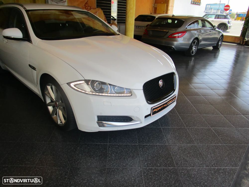 Jaguar XF Sportbrake 2.2 D R-Sport - 3