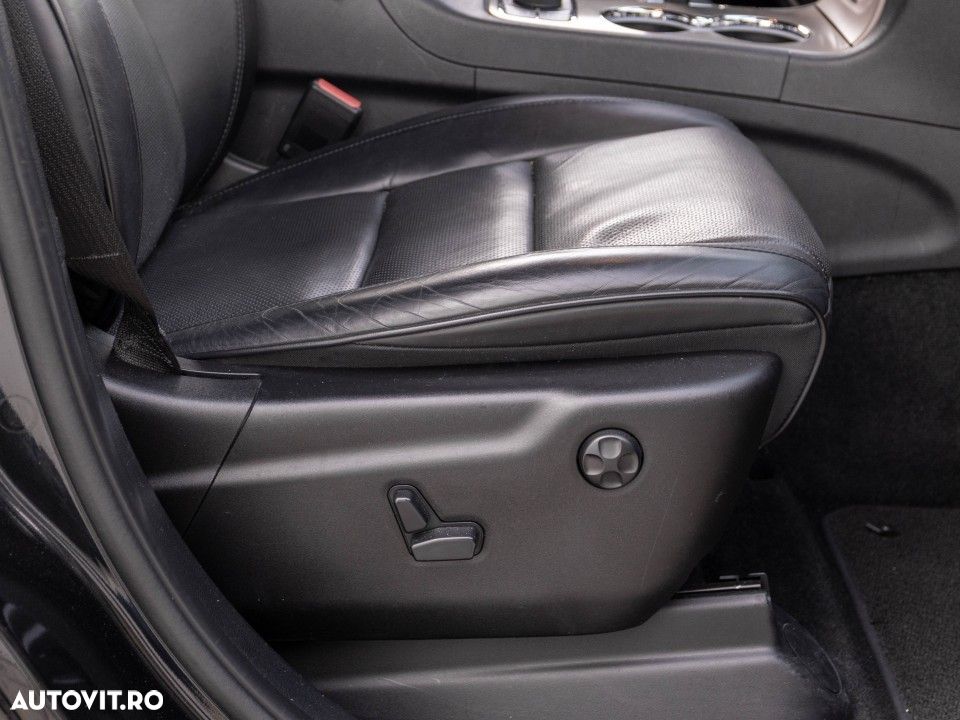 Jeep Grand Cherokee - 28