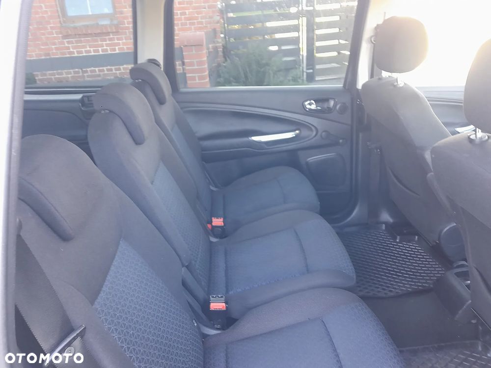 Ford Galaxy - 5