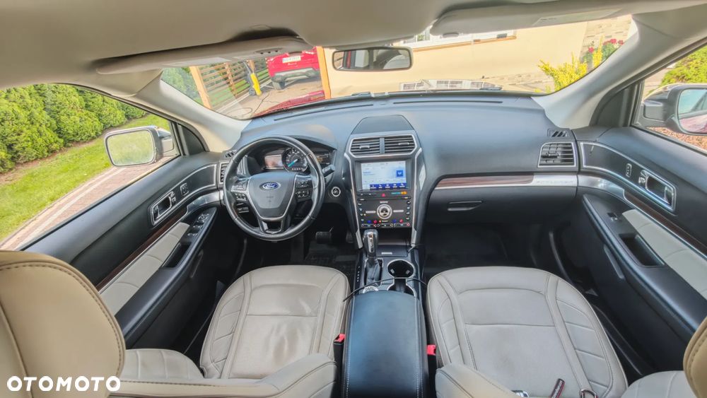 Ford Explorer - 21