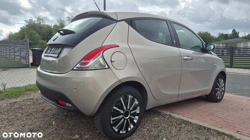 Lancia Ypsilon Y 1.2 8v Platinum - 16