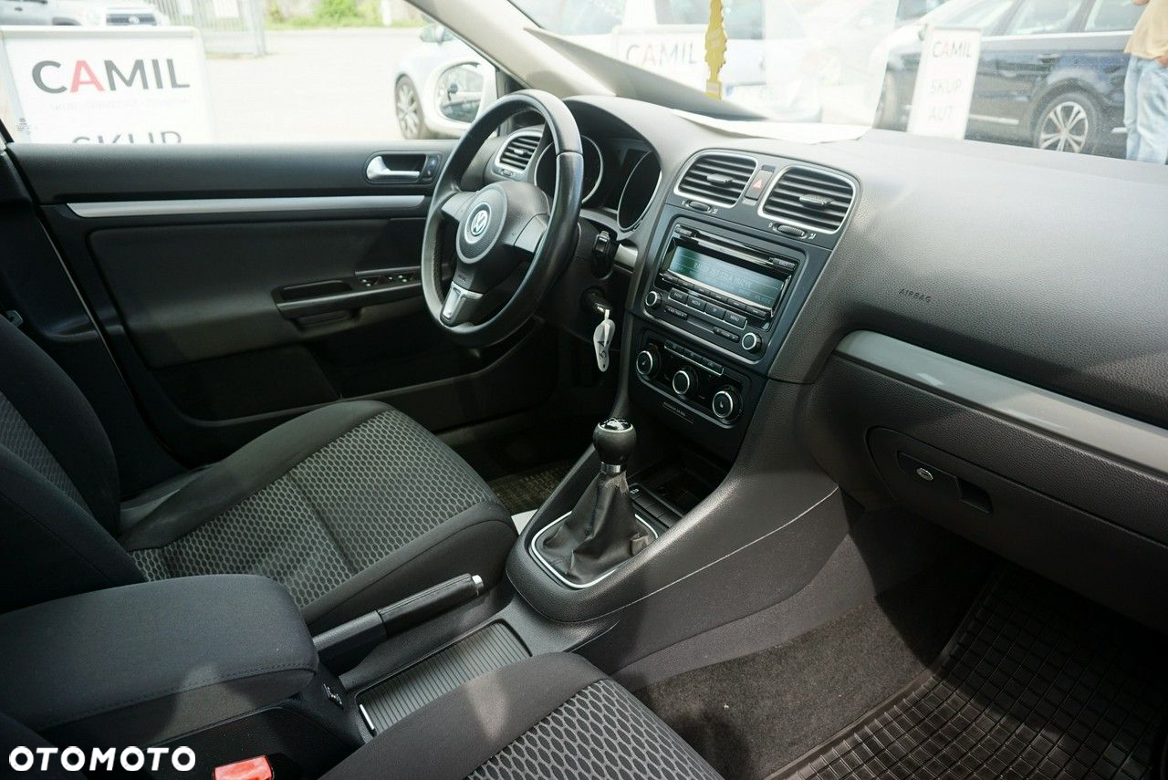 Volkswagen Golf - 10