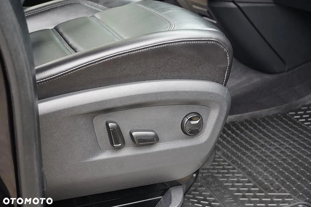Volkswagen Multivan 2.0 BiTDI L1 Highline DSG - 25