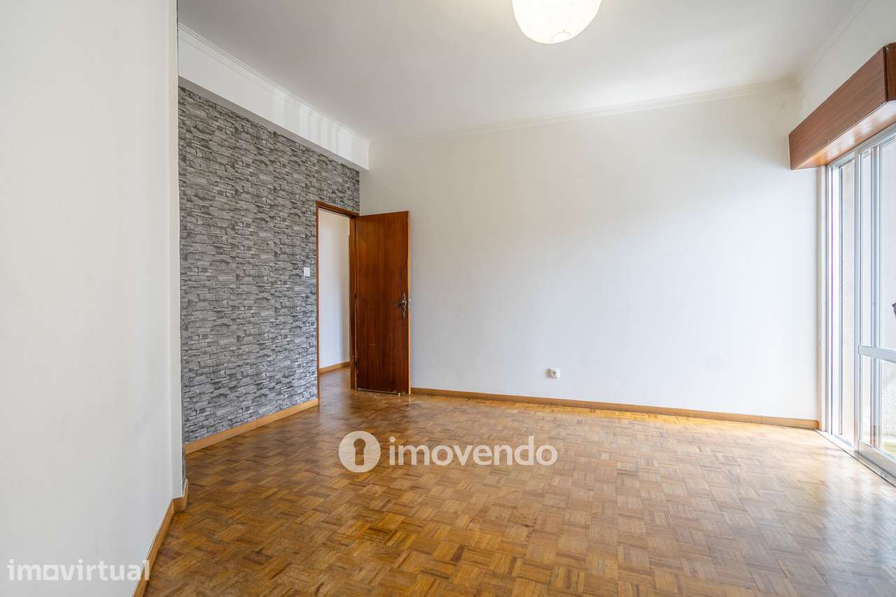 Apartamento T2, com boa luz natural, em Odivelas - Grande imagem: 5/40