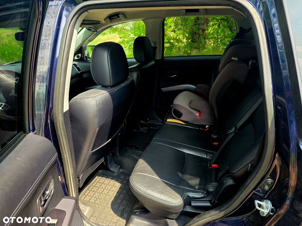 Mitsubishi Outlander - 5