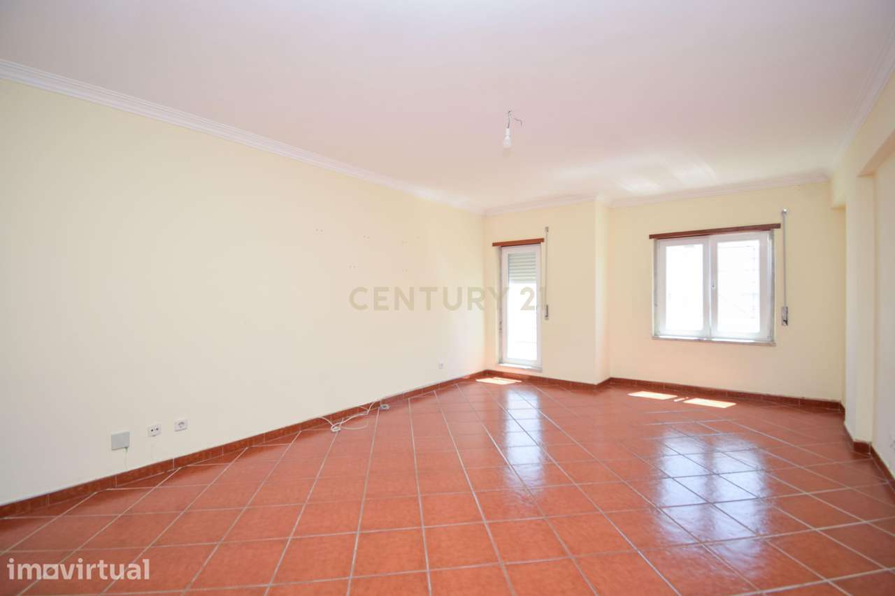 Apartamento T2 para arrendar - Santa Marta de Corroios, Almada - Grande imagem: 2/26