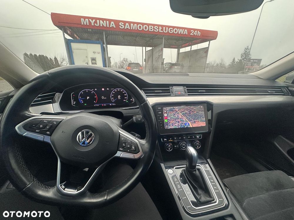 Volkswagen Passat - 13