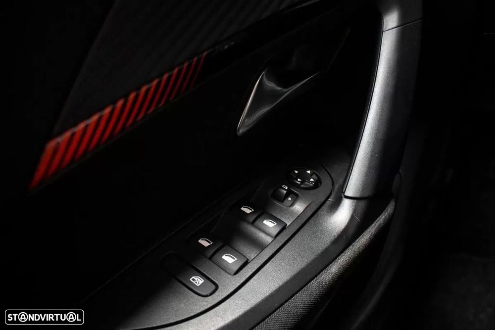 Peugeot 2008 1.2 PureTech Active - 19