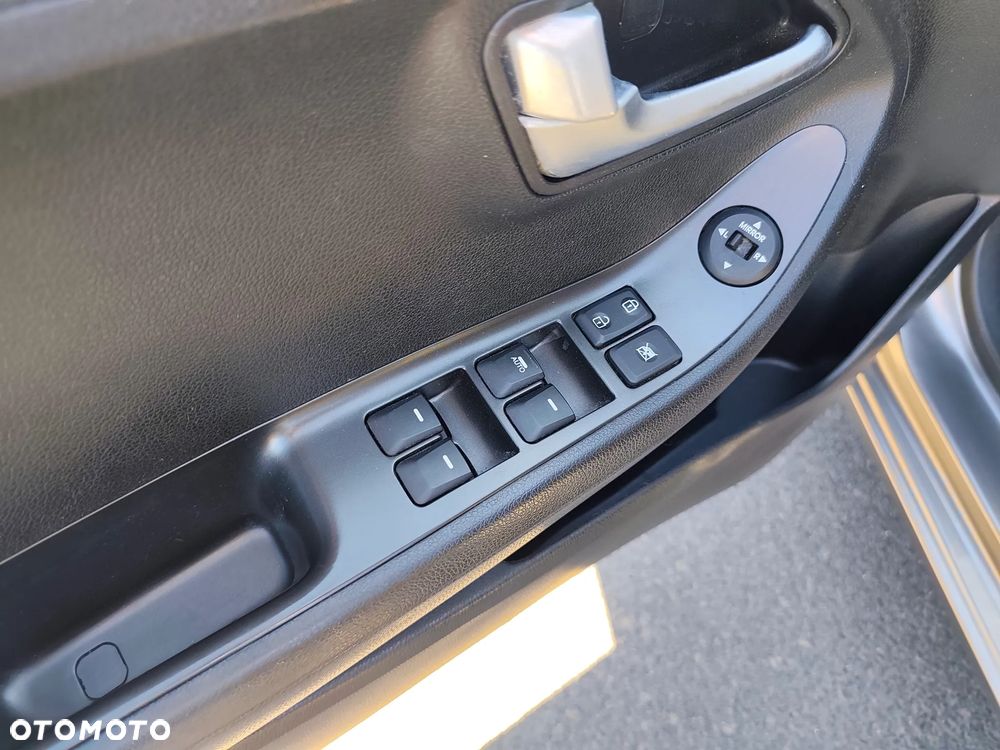 Kia Picanto 1.0 Dream Team Edition - 12