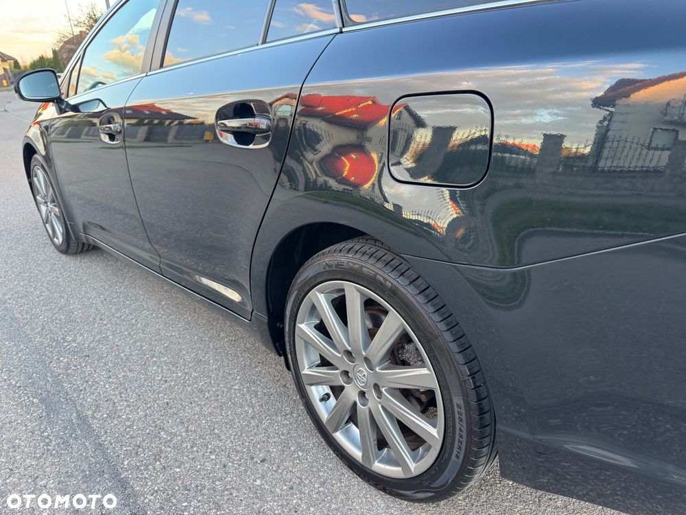 Toyota Avensis 1.8 Executive - 14