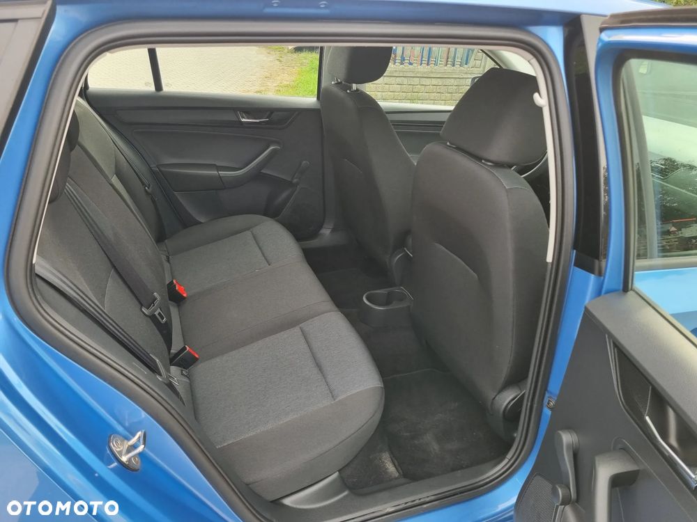 Skoda RAPID 1.0 TSI Ambition - 18