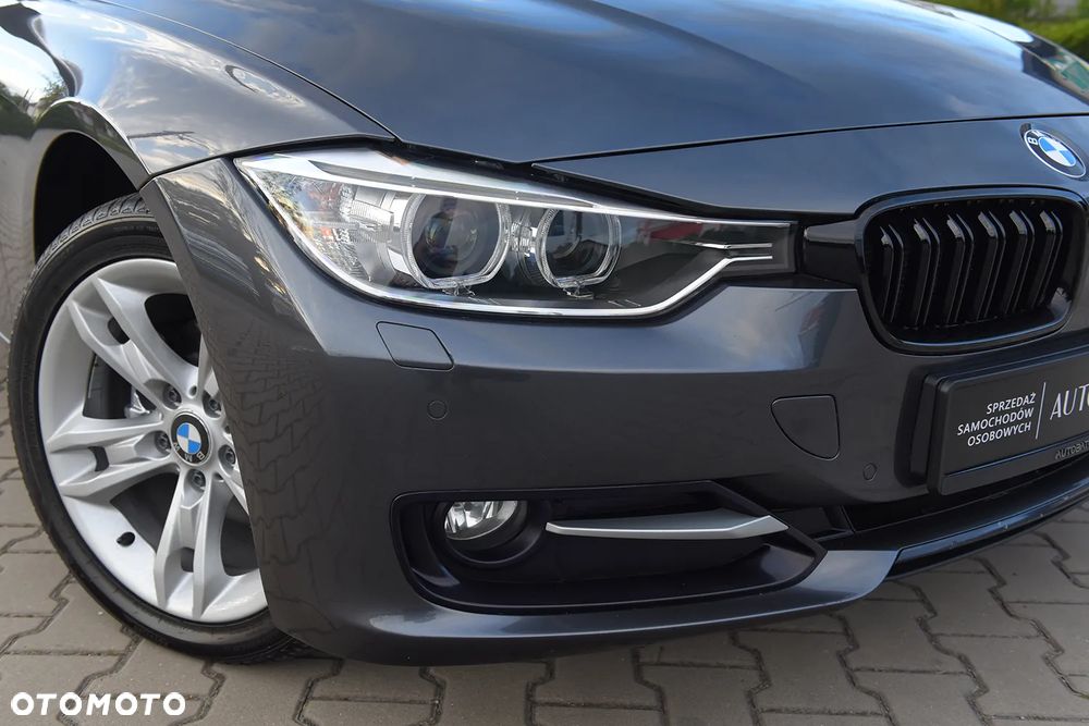 BMW Seria 3 318d Sport Line - 12