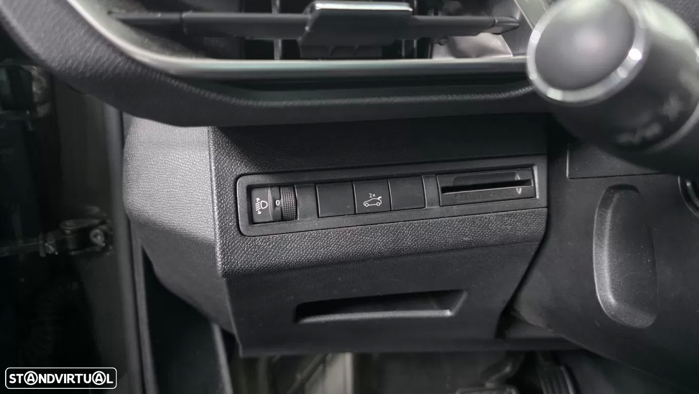 Peugeot 3008 1.2 PureTech Allure EAT6 - 8