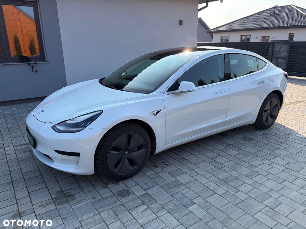 Tesla Model 3 - 1