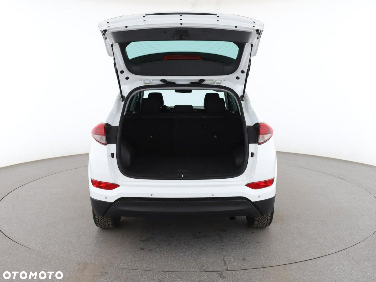 Hyundai Tucson 1.7 CRDI BlueDrive Comfort 2WD - 19