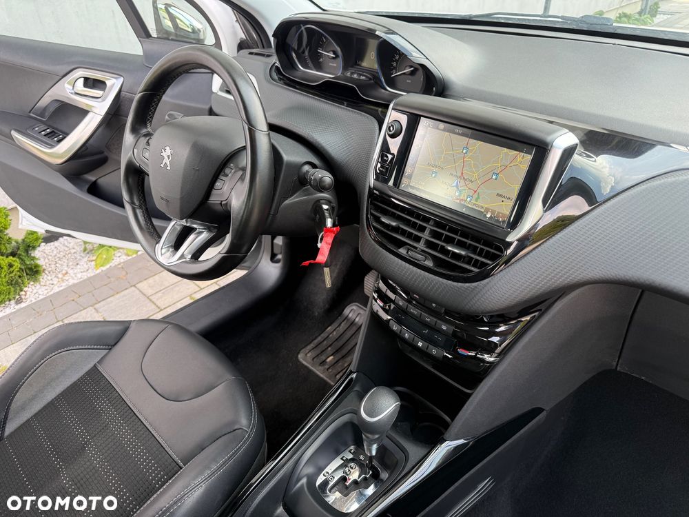 Peugeot 2008 PureTech 110 Stop&Start EAT6 Allure - 10