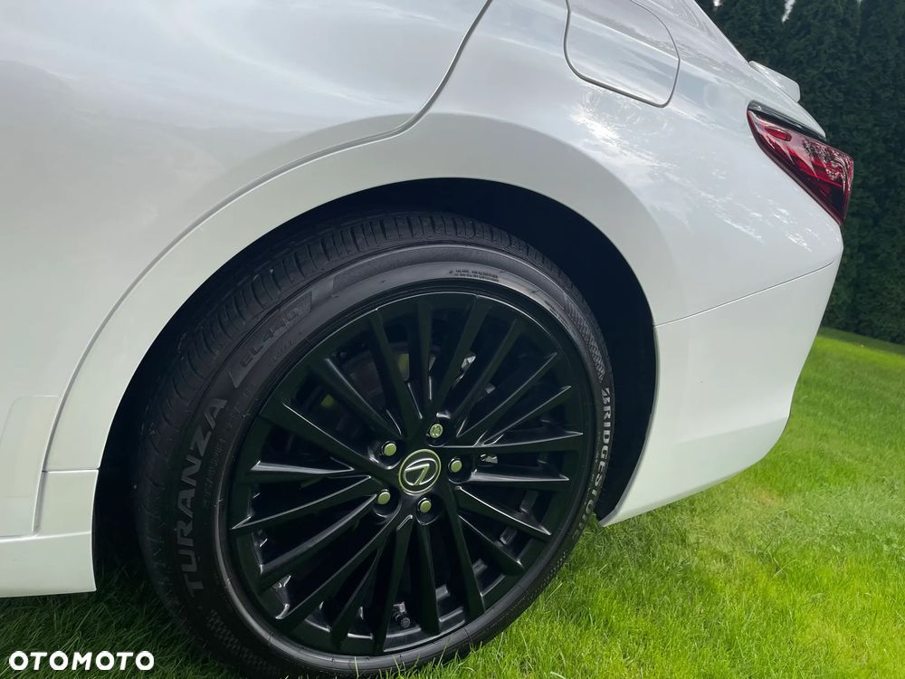 Lexus ES 300h Business Edition + - 10