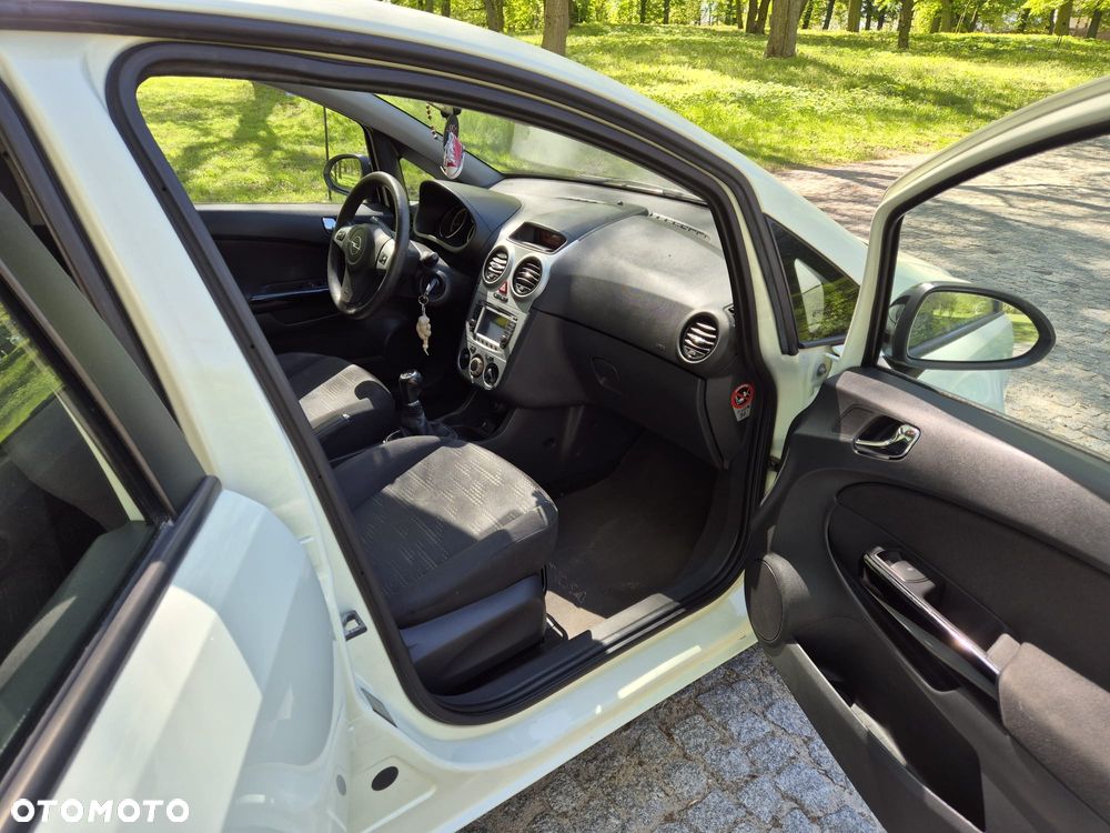 Opel Corsa 1.2 16V Enjoy - 11