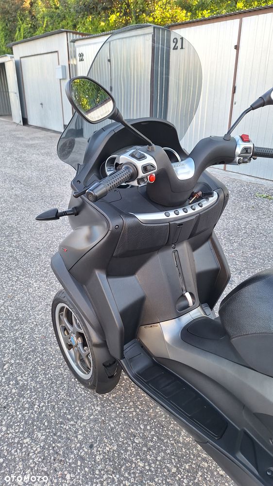 Piaggio MP-3 - 5