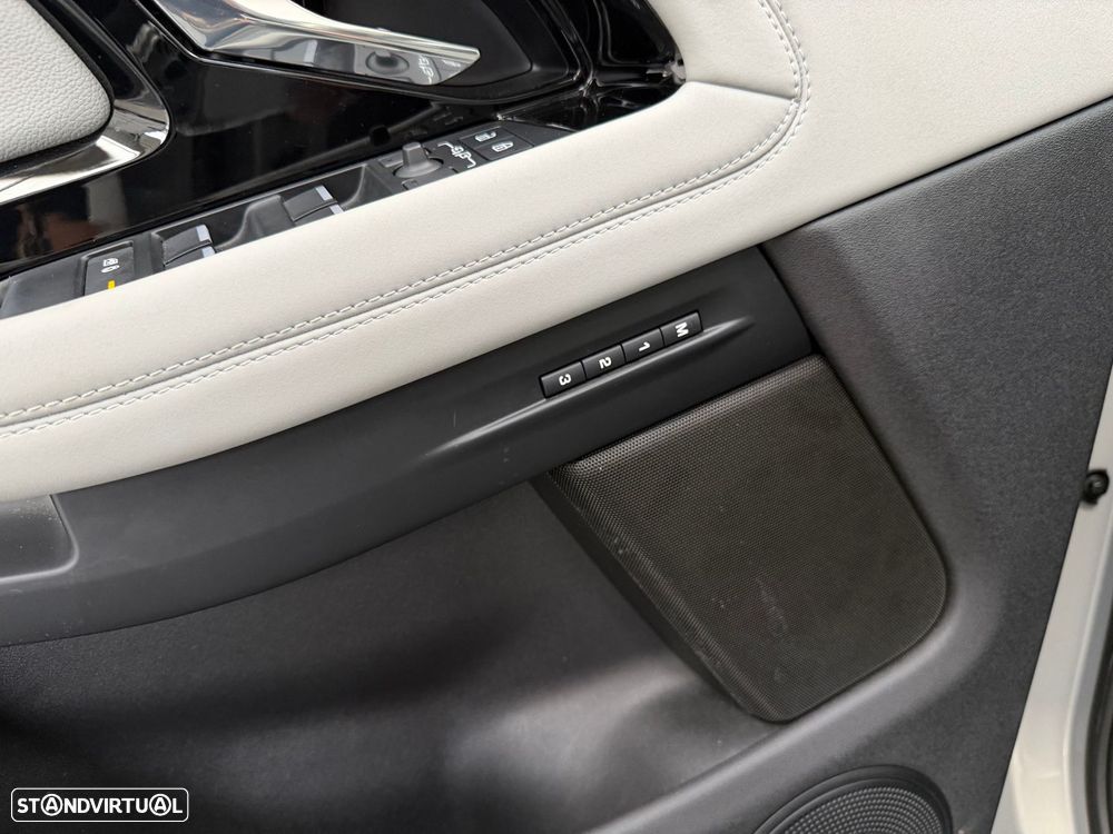 Land Rover Range Rover Evoque P300e R-Dynamic HSE - 22