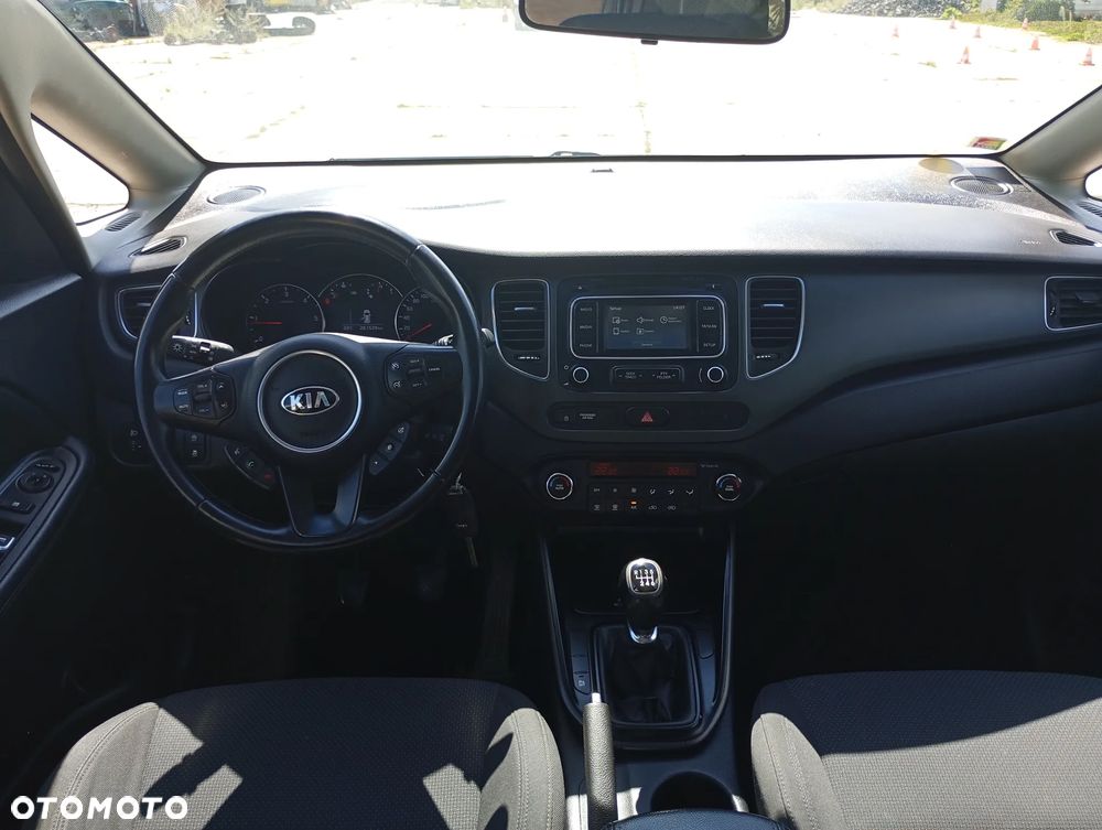 Kia Carens - 6