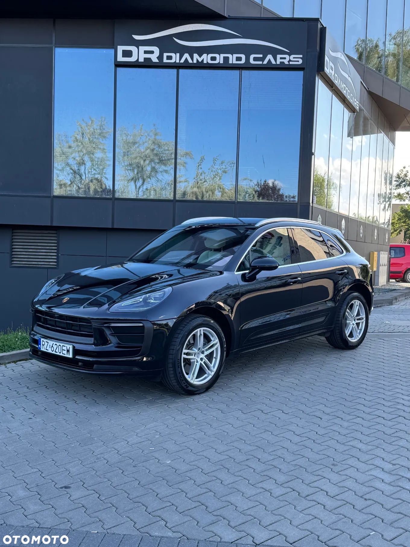 Porsche Macan T - 1