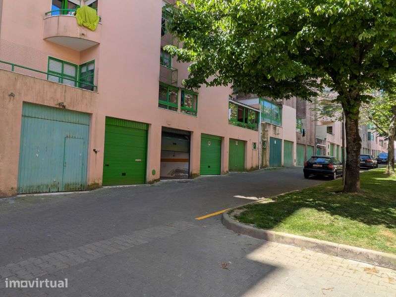 Lugar de Garagem, 12m2, Rinchoa, Fitares, Av. do Parque 11 - Grande imagem: 2/5