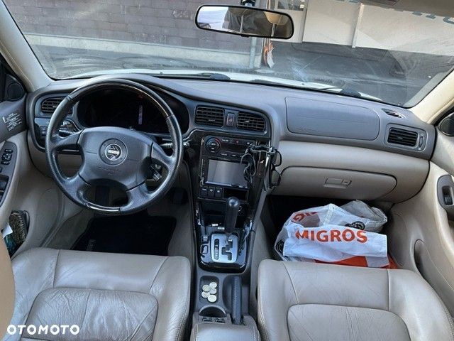 Subaru Outback 3.0 H6 - 7
