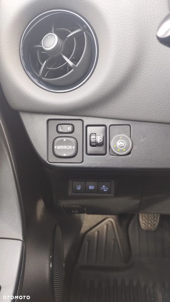 Toyota Yaris - 13