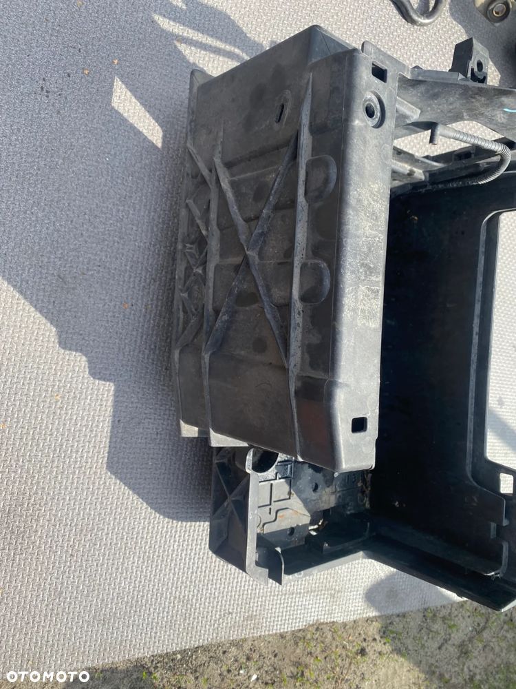 PODSTAWA AKUMULATORA RENAULT LAGUNA III 3 244460001R - 2