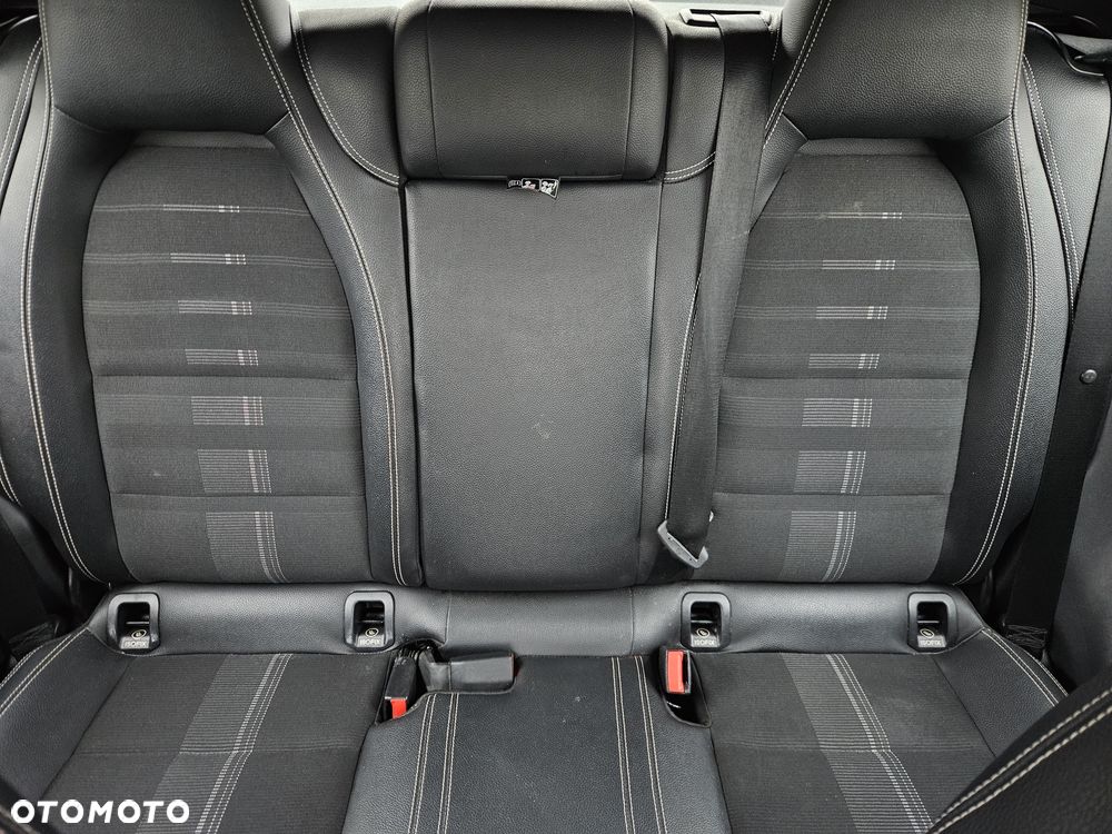 Mercedes-Benz Klasa A 180 7G-DCT StreetStyle - 28