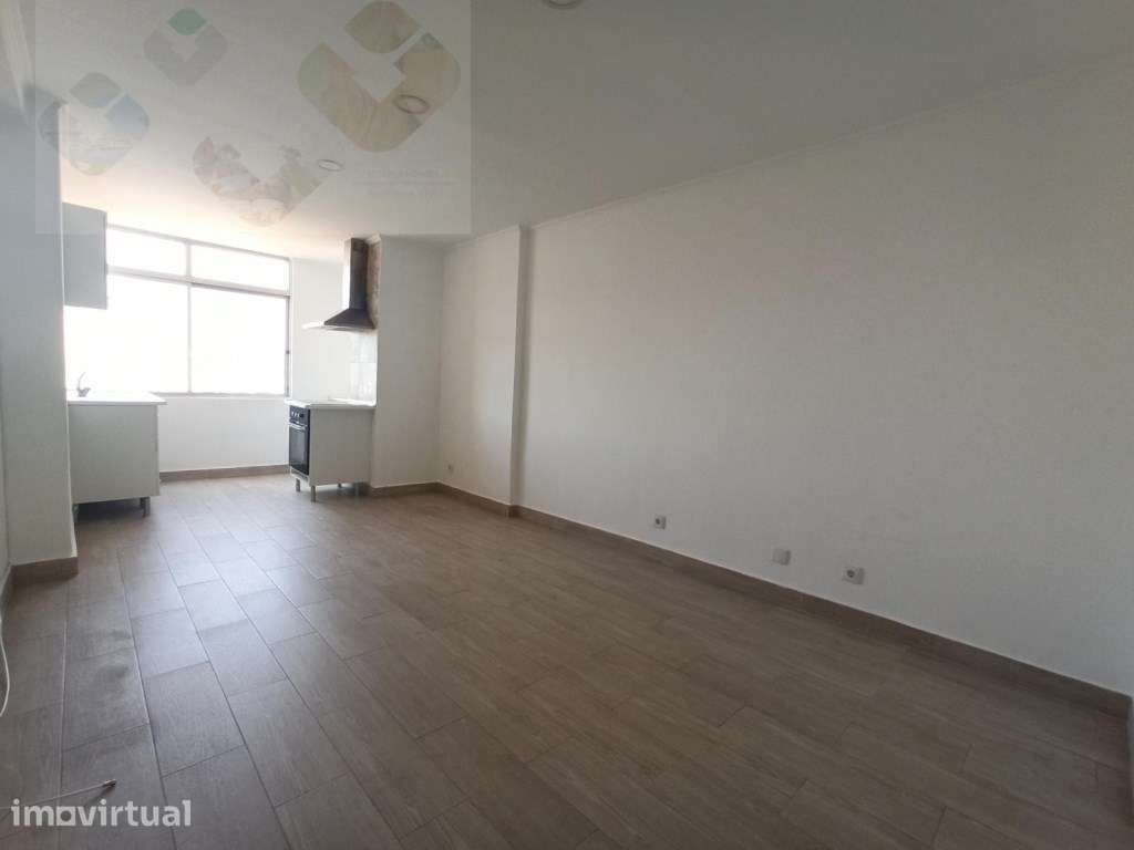 Amadora Venteira, T1, Completamente Remodelado, Vista Panorâmica! - Grande imagem: 2/18